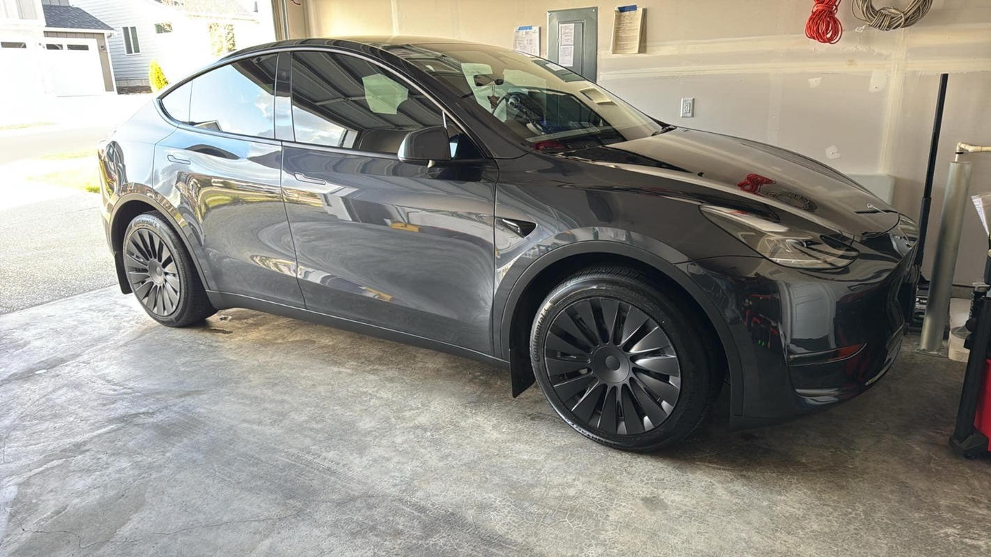 CAR IS SMOOTH AND SHINY